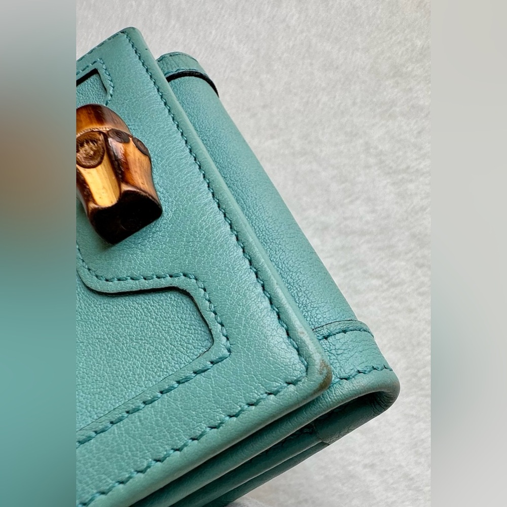 GUCCI 
Wonka Grain Calfskin Diana Tri-Fold Wallet Dusty Azure - Picture 13 of 15